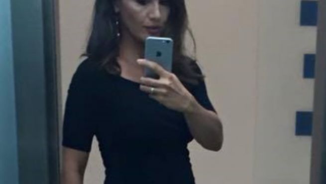 go to Nazan Eckes: Moderatorin zeigt erstmals ihren Babybauch