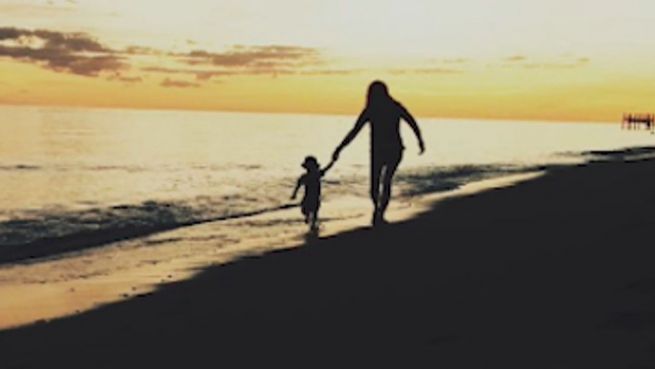 go to Süß und herzlich: Stars gratulieren zum Muttertag