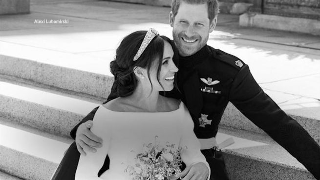 go to So verliebt: Die Hochzeitsfotos von Harry und Meghan