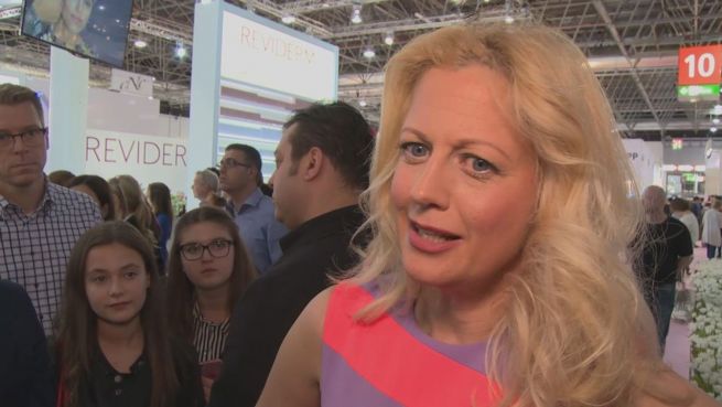 go to Ungeschminkt: Barbara Schöneberger kann auch ohne