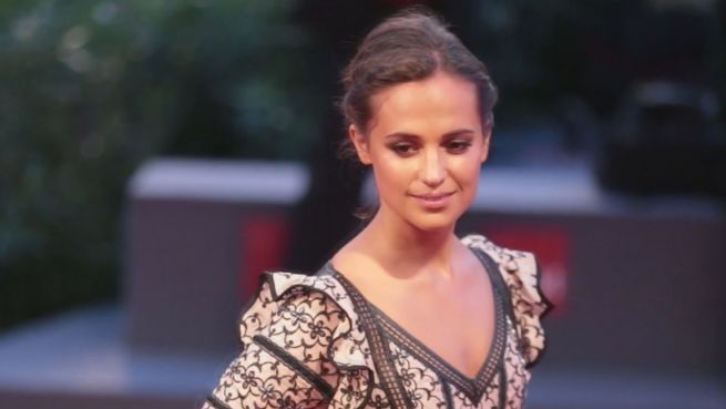 go to Alicia Vikander verrät: So begann ihre Liebe zu Michael