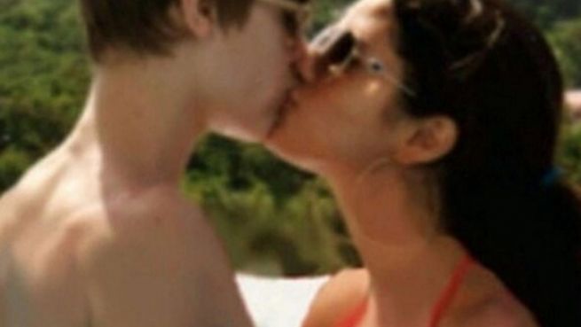 go to Liebes-Reunion? Justin Bieber zeigt Kussfoto mit Selena