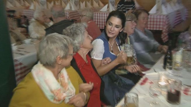go to Mariella Ahrens: Oktoberfest für die Alten