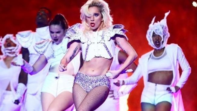 go to Lady Gaga: Souverän gegen die Attacken nach Super Bowl